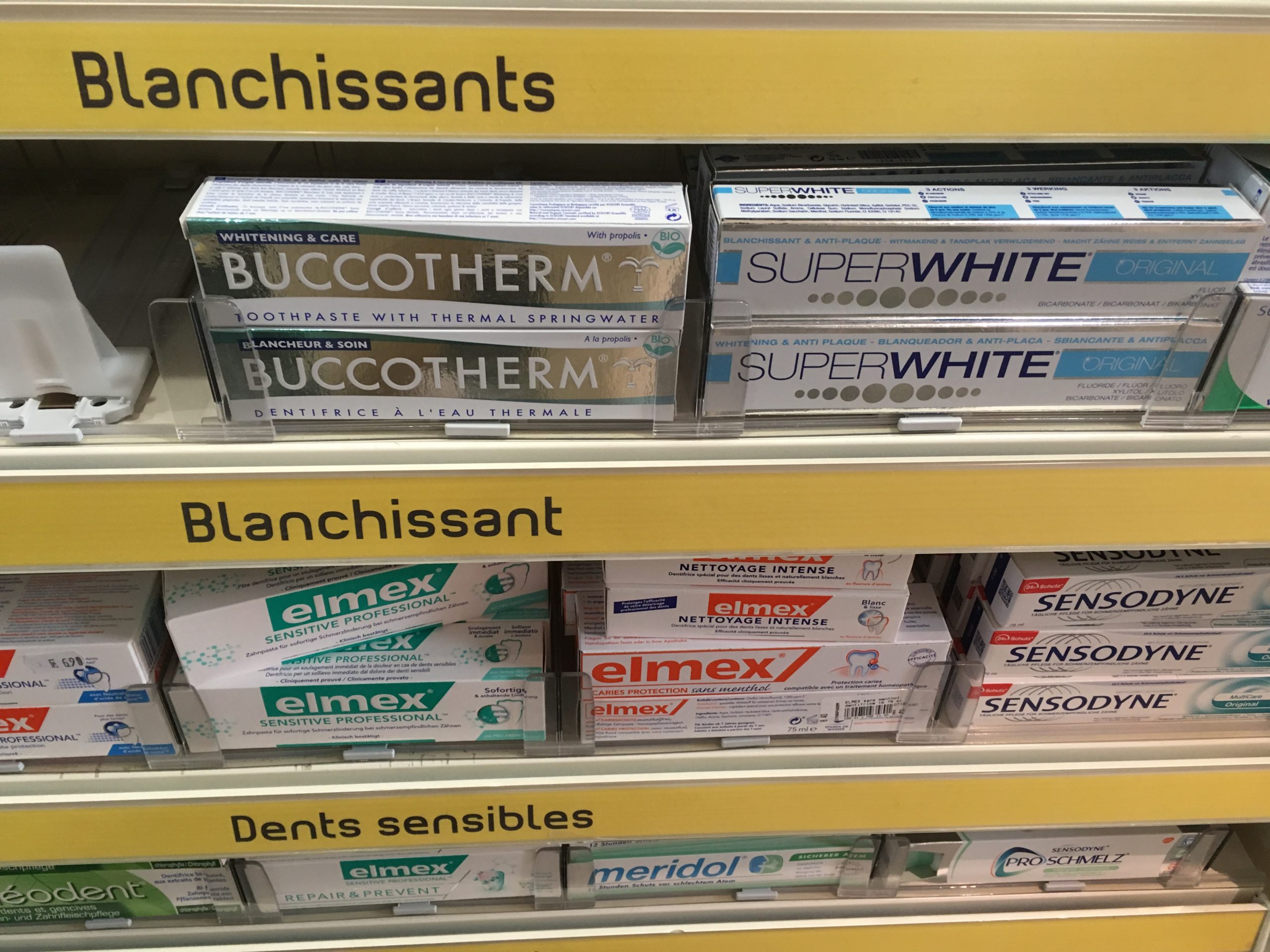 ¡BUCCOTHERM® destacado en una farmacia!